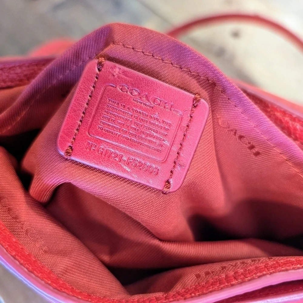 Coach Liv Turnlock Leather Crossbody Pouch Red Pebbled Mini Bag Y2K
